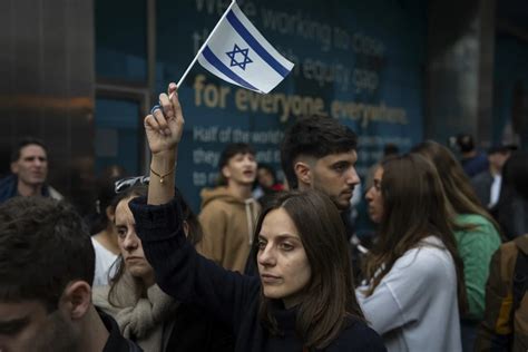 Un estudiante le preguntó a una maestra de Nueva York de qué lado está en la guerra entre Israel y Hamas. Esto es lo que respondió